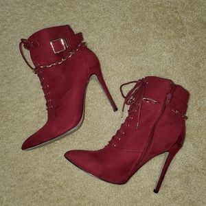 Burgundy pointed-toe high heel bootie sz 9.5W